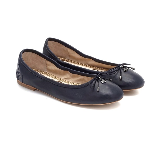 navy flat shoes size 5